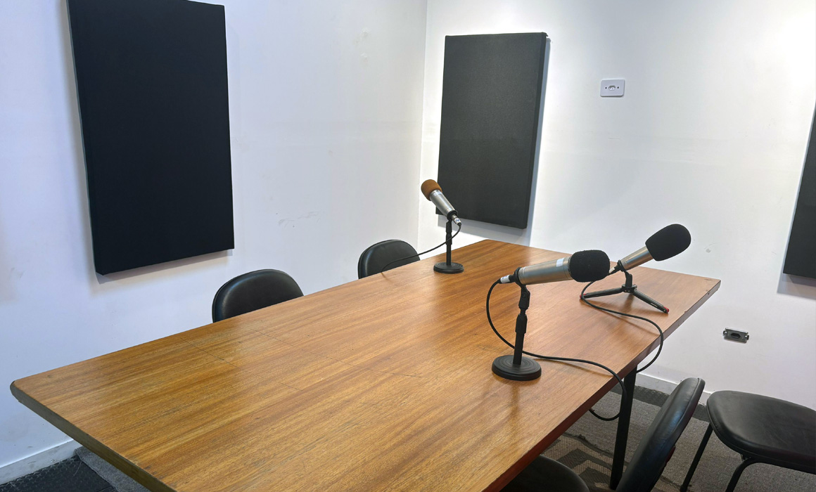 radio8